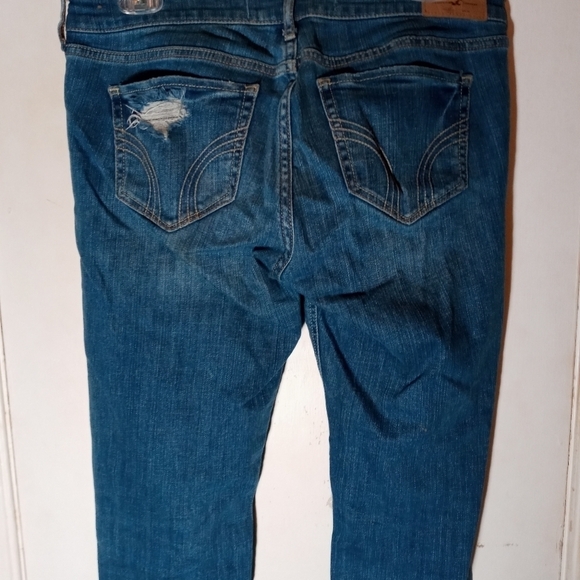 Hollister Distressed Skinny Medium Wash Jeans - Picture 11 of 11